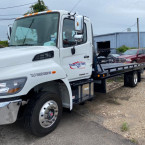 The TEXANS CROWN TOWING service vehicle A photo of the TEXANS CROWN TOWING service truck